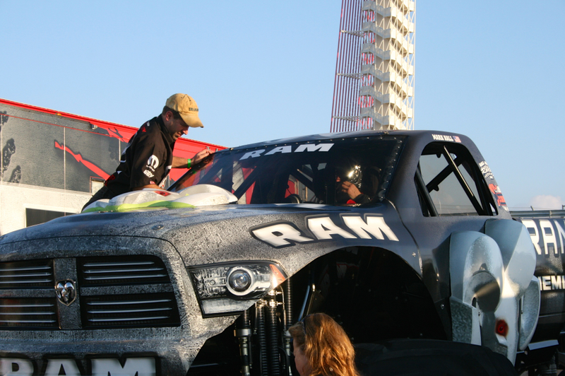 Illustration for article titled This 10,500-Pound Monster Truck Just Destroyed A Guinness Speed Record